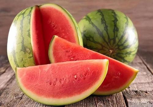 立秋吃瓜了,瓜果飘香，品味丰收喜悦