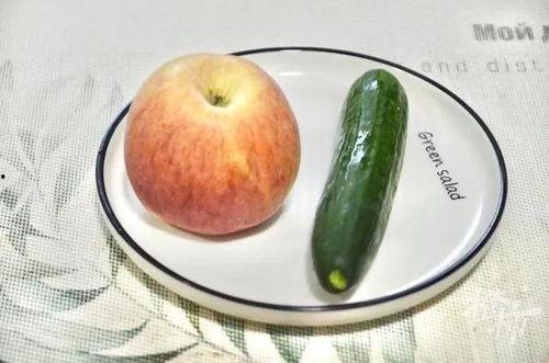 吃哈密瓜很香,尽享夏日美味时光