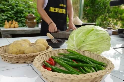 天府新区吃瓜,瓜果飘香，品味生活新境界
