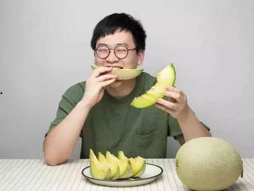 超级甜吃瓜视频,揭秘娱乐圈甜蜜瞬间，带你领略明星甜蜜日常