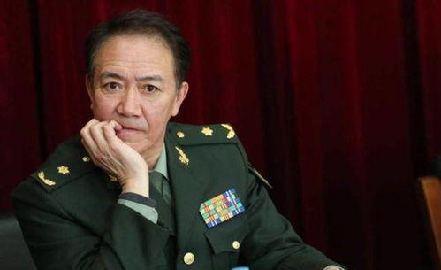 李幼斌吃哈密瓜,甜蜜瞬间定格