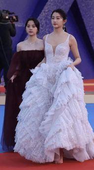 走红毯吃瓜,明星们的“吃瓜”时刻