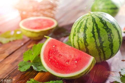 梦见摘两个小瓜回家吃,摘瓜回家，品味生活的甜蜜滋味