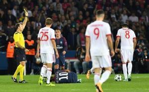 拜仁大巴黎吃瓜,吃瓜群众围观豪门盛宴