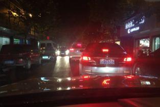 商贸城吃瓜事件,一场引发热议的街头冲突揭秘