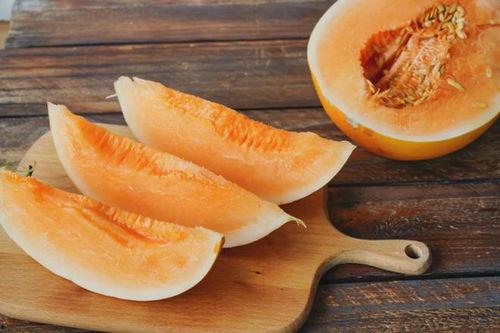 发烧吃蜜瓜好吗,发烧期间食用蜜瓜的利弊分析