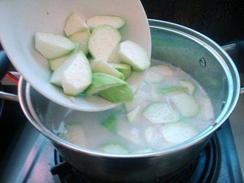 老头吃蒲瓜,一位老者的田园食趣