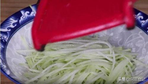 吃佛手瓜视频,轻松学会家常烹饪技巧